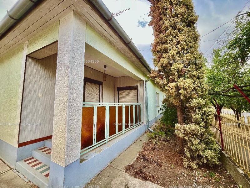 Listing photo