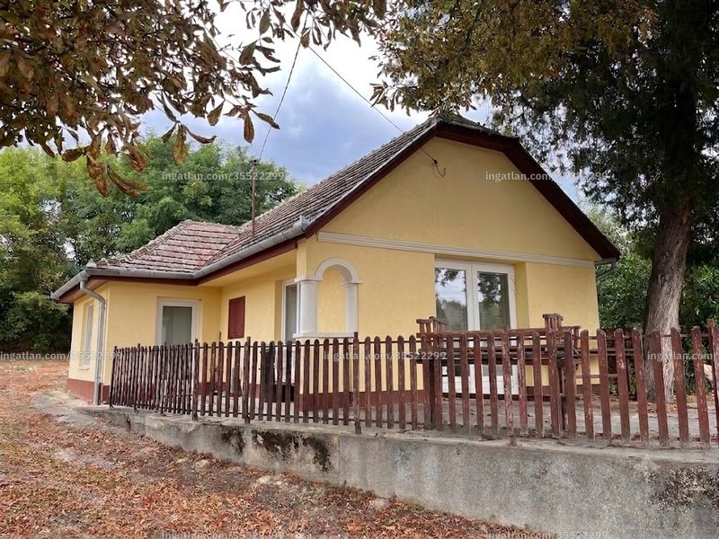 Listing photo