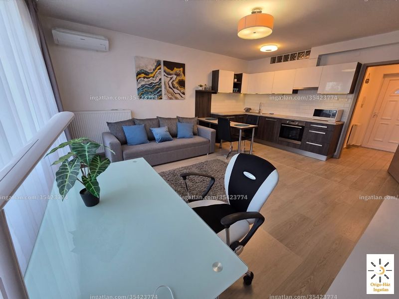 Listing photo