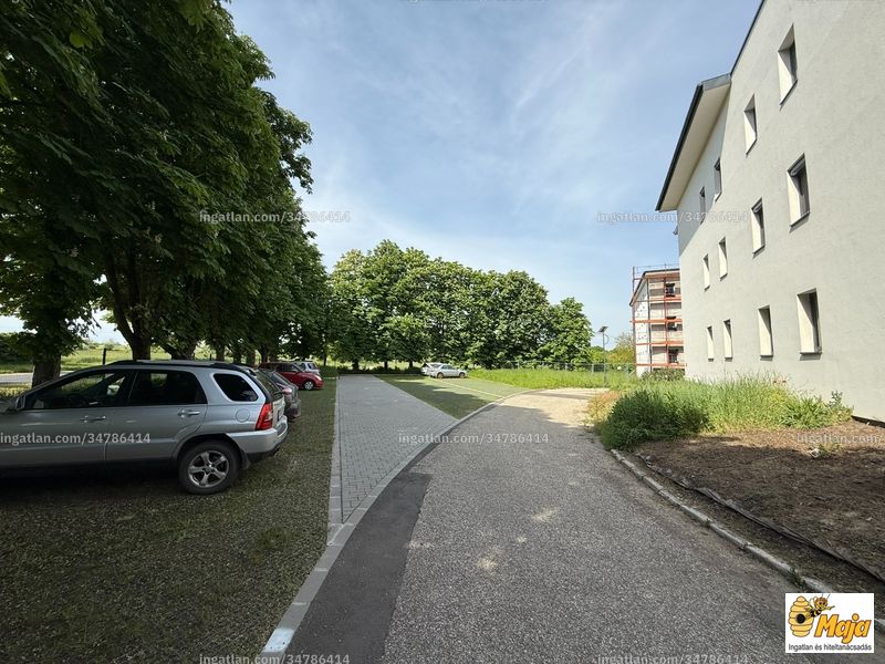 Listing photo