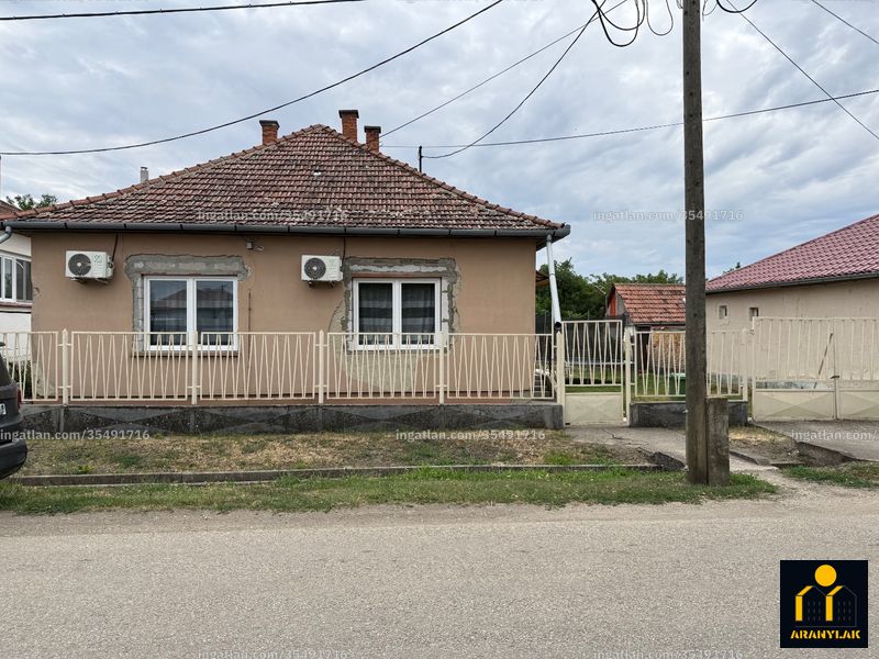 Hirdetés fotója