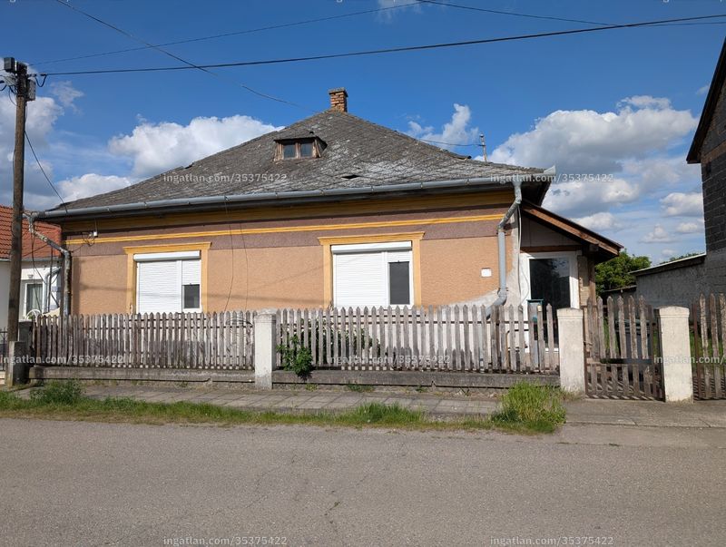 Listing photo