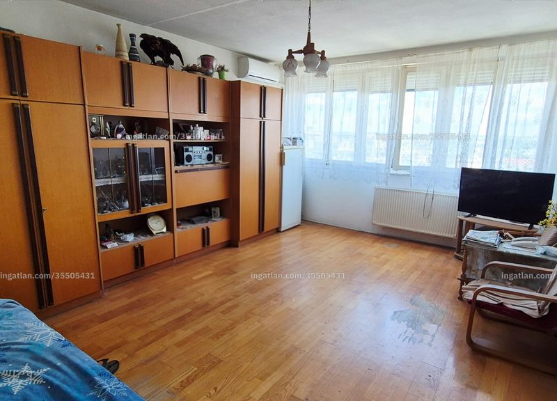 Listing photo