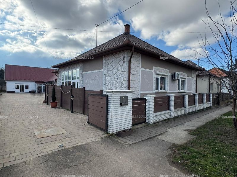 Listing photo