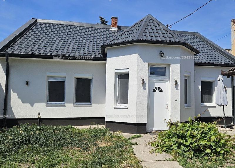 Listing photo
