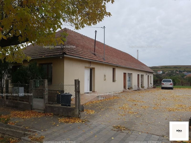 Hirdetés fotója