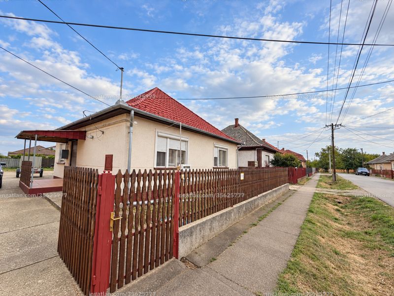 Listing photo