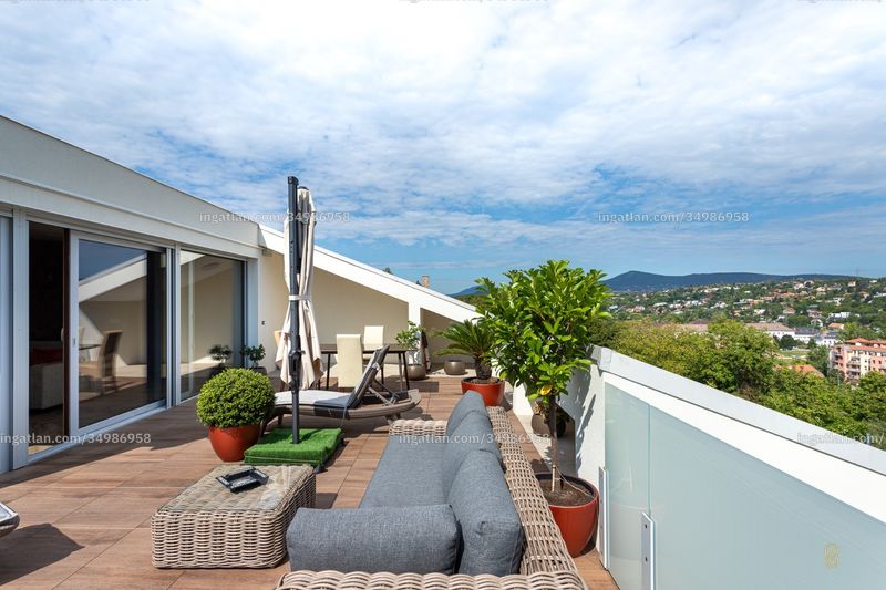 roof terrace
