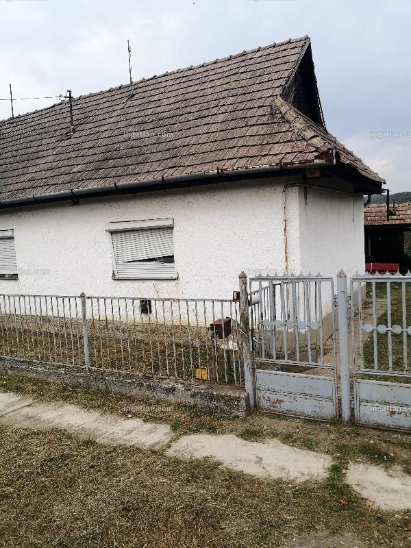 Hirdetés fotója