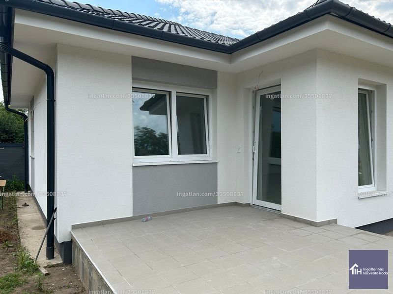 Listing photo