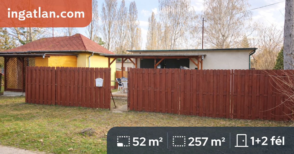 Eladó hétvégi házas nyaraló, Siófok